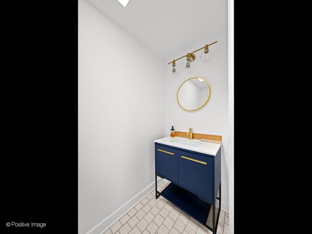 1817 Church Street, Evanston, IL 60201