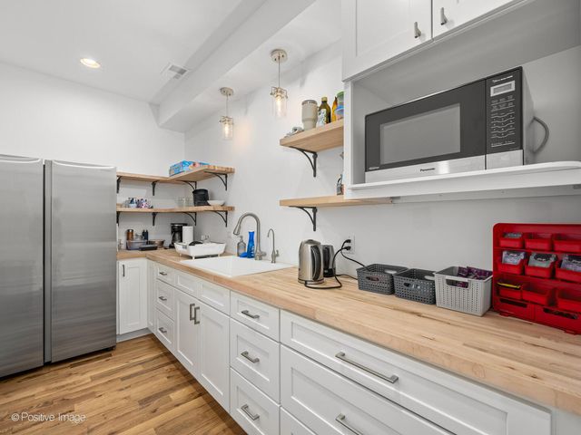 1817 Church Street, Evanston, IL 60201