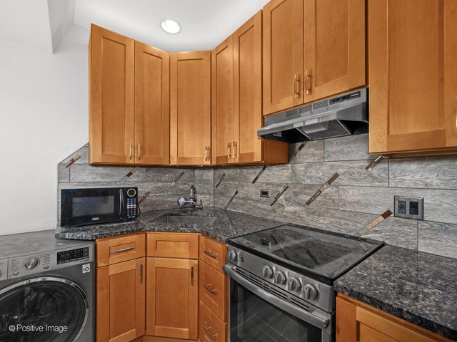 1817 Church Street, Evanston, IL 60201