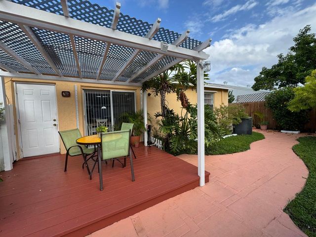 4815 GLADIATOR Circle, Greenacres, FL 33463