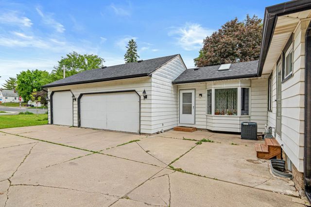2843 Mckinley Street NE, Minneapolis, MN 55418