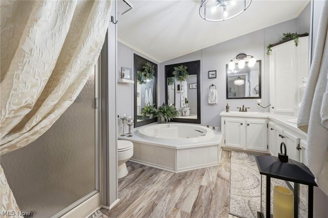 6416 Winterhaven, Madison, OH 44057