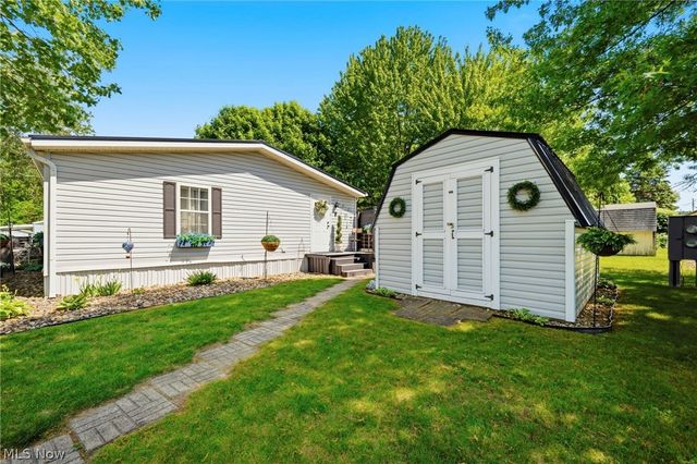 6416 Winterhaven, Madison, OH 44057