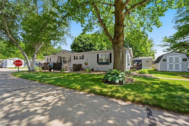6416 Winterhaven, Madison, OH 44057