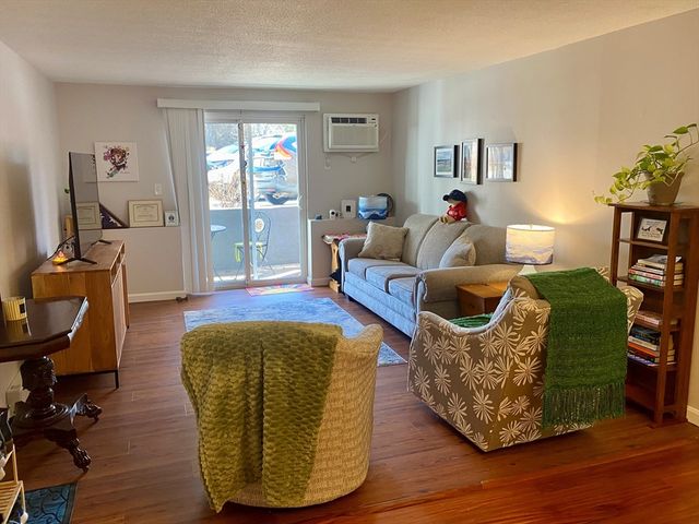 200 Manning St 2B, Hudson, MA 01749