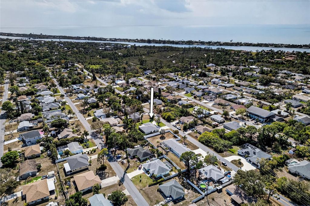 Image 14 of property listing at 5841 OSPREY ROAD, Venice, FL 34293