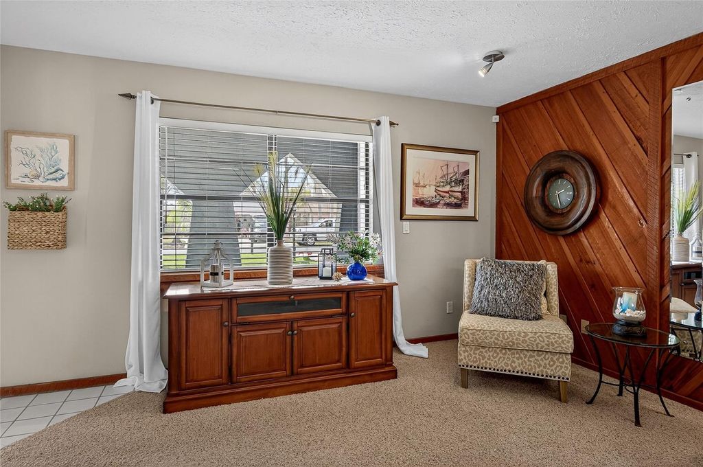 Image 24 of property listing at 5841 OSPREY ROAD, Venice, FL 34293