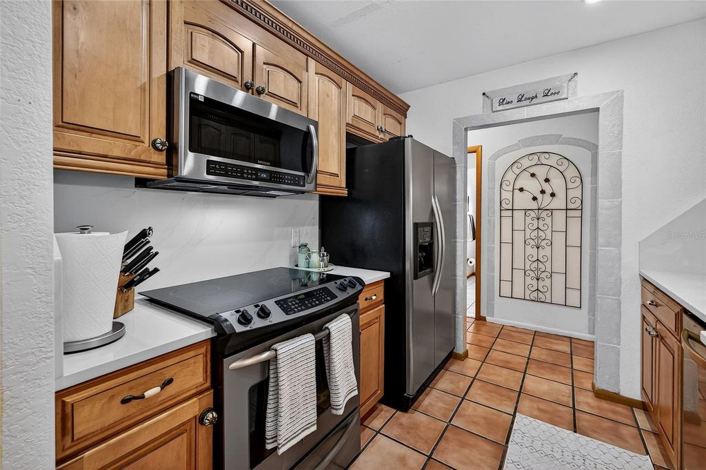 Image 33 of property listing at 5841 OSPREY ROAD, Venice, FL 34293