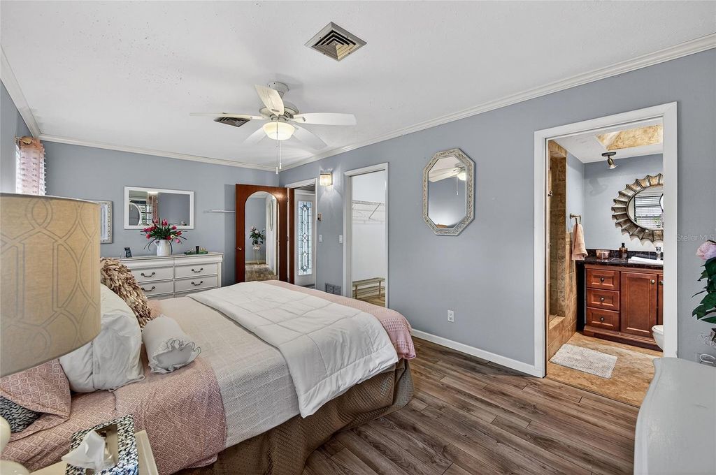 Image 45 of property listing at 5841 OSPREY ROAD, Venice, FL 34293