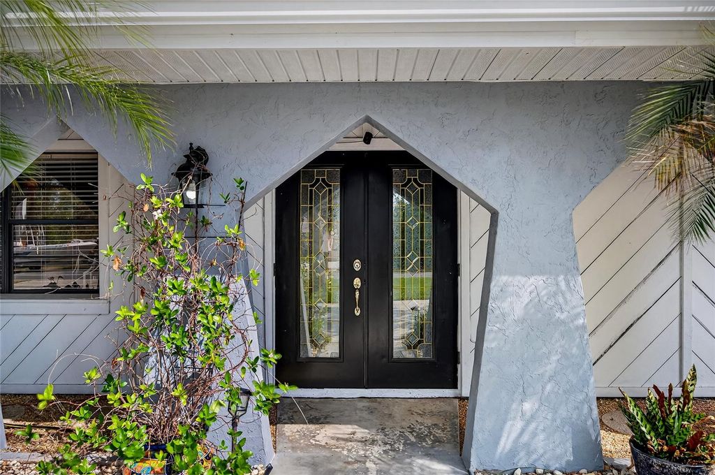 Image 10 of property listing at 5841 OSPREY ROAD, Venice, FL 34293