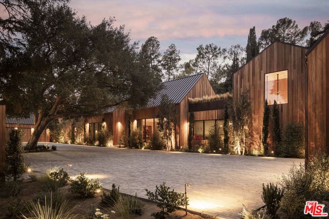 3405 Fryman Road, Studio City, CA 91604