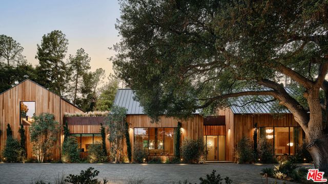 3405 Fryman Road, Studio City, CA 91604