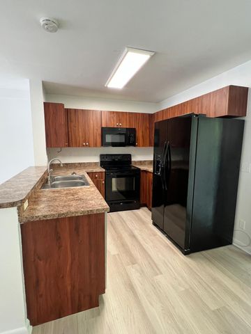 2896 S Edgehill Lane 2896, Cooper City, FL 33026