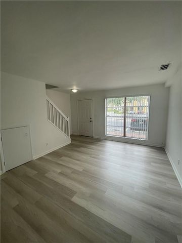 2896 S Edgehill Lane 2896, Cooper City, FL 33026