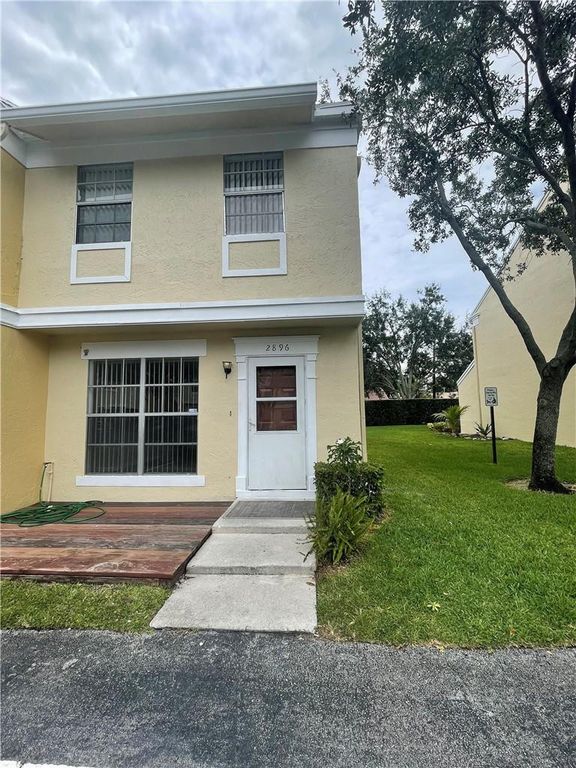 2896 S Edgehill Lane 2896, Cooper City, FL 33026
