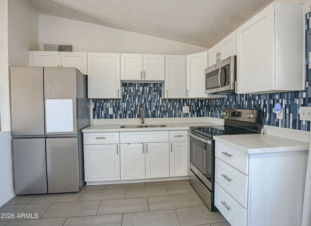 3120 N 67TH Lane 63, Phoenix, AZ 85033 — photo 2