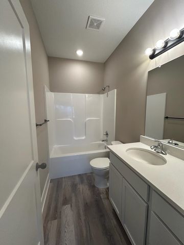 12118-12120 W 33rd St N, Wichita, KS 67205