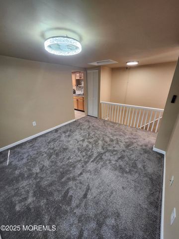 4 Saint James Place, Keansburg, NJ 07734