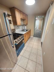 4 Saint James Place, Keansburg, NJ 07734