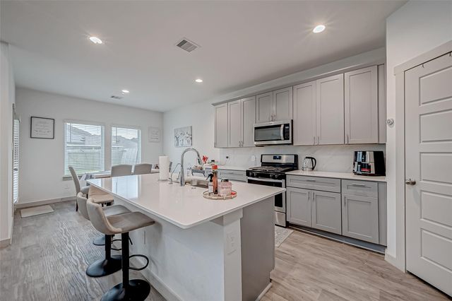 6850 Amber Cliff Lane, Richmond, TX 77469