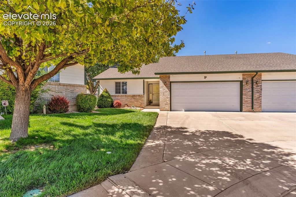 1800 Kingsroyal Boulevard P, Pueblo, CO 81005 — photo 2