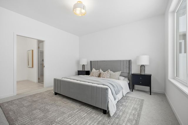 3630 Decorah Way S, Fargo, ND 58104