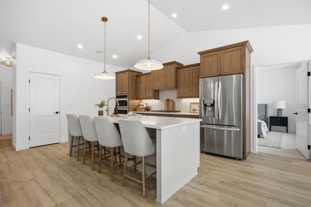 3630 Decorah Way S, Fargo, ND 58104