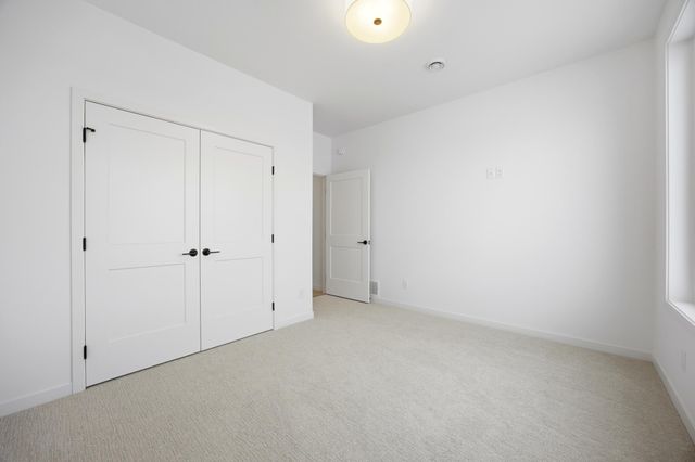 3630 Decorah Way S, Fargo, ND 58104