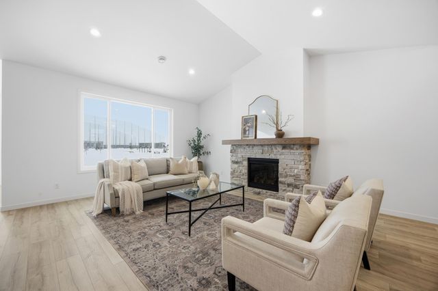 3630 Decorah Way S, Fargo, ND 58104