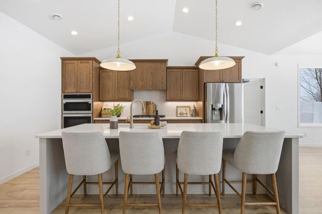 3630 Decorah Way S, Fargo, ND 58104