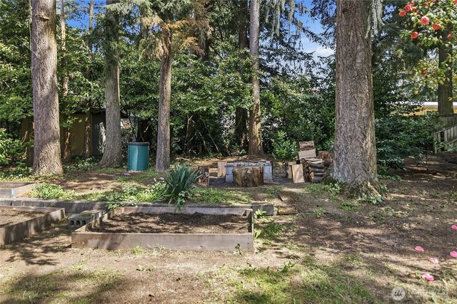 18024 Corliss Avenue N, Shoreline, WA 98133