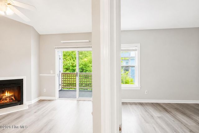 4230 Wilshire Boulevard Apt 306d, Wilmington, NC 28403