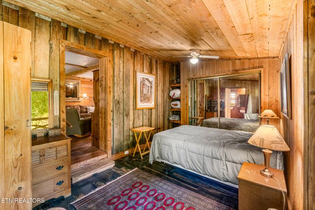 228 Pleasant Hill Rd, Sweetwater, TN 37874