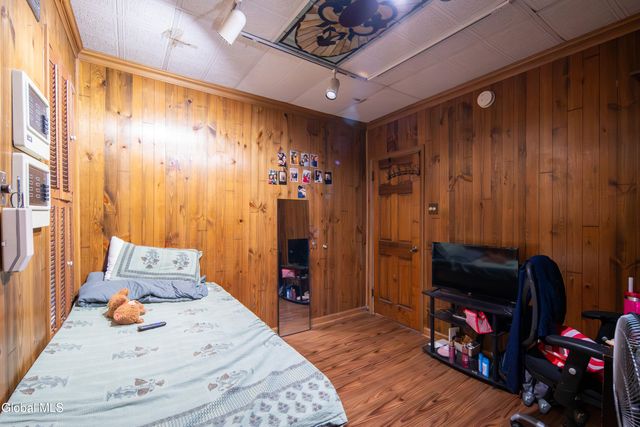 81 N Main Avenue, Albany, NY 12203