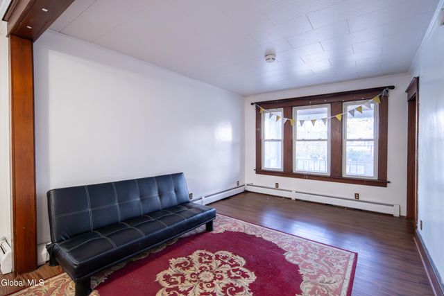 81 N Main Avenue, Albany, NY 12203