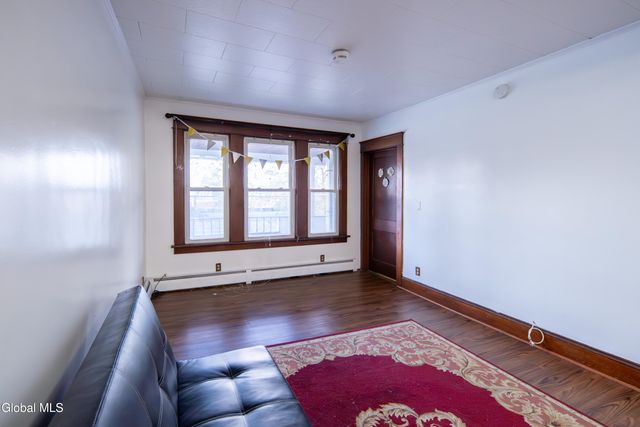 81 N Main Avenue, Albany, NY 12203