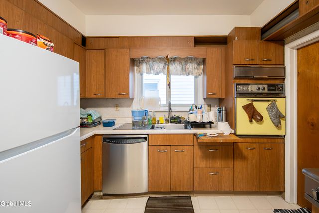 81 N Main Avenue, Albany, NY 12203