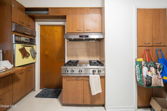 81 N Main Avenue, Albany, NY 12203