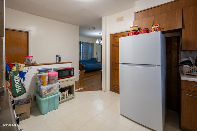 81 N Main Avenue, Albany, NY 12203