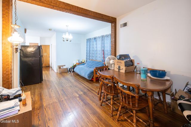 81 N Main Avenue, Albany, NY 12203