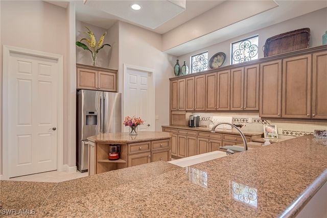 3126 Terramar CT, Naples, FL 34119