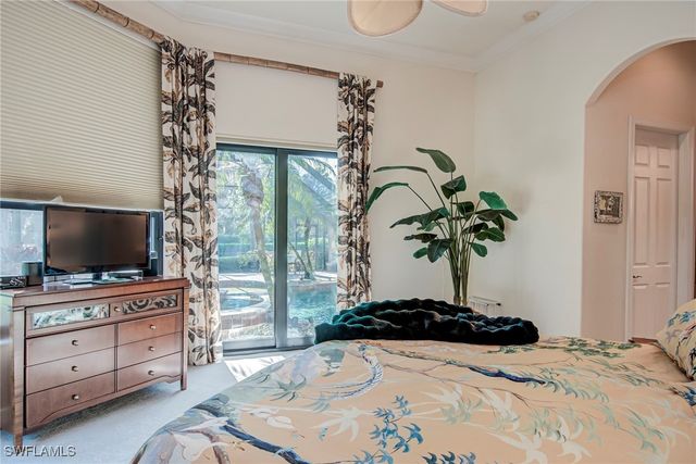 3126 Terramar CT, Naples, FL 34119