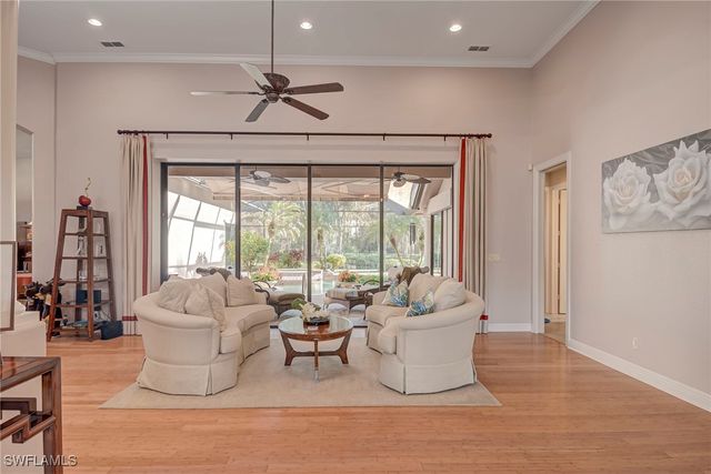 3126 Terramar CT, Naples, FL 34119