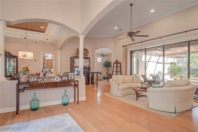 3126 Terramar CT, Naples, FL 34119