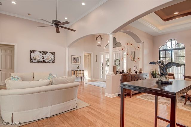 3126 Terramar CT, Naples, FL 34119