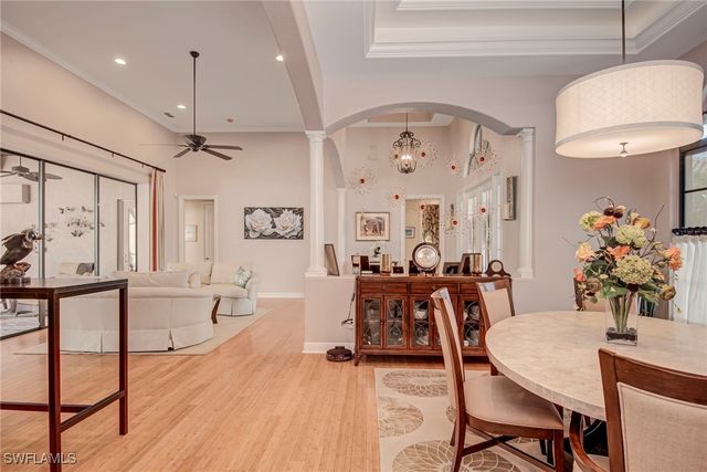 3126 Terramar CT, Naples, FL 34119