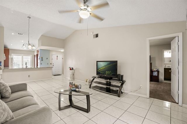 49 PINE ISLAND CIRCLE, Kissimmee, FL 34743