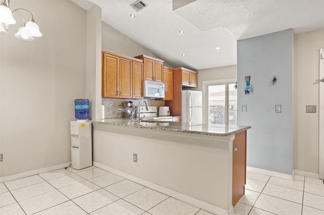 49 PINE ISLAND CIRCLE, Kissimmee, FL 34743