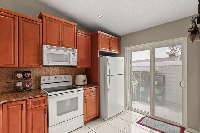 49 PINE ISLAND CIRCLE, Kissimmee, FL 34743