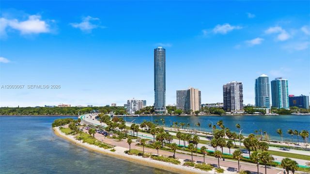 175 SE 25th Rd 3302, Miami, FL 33129